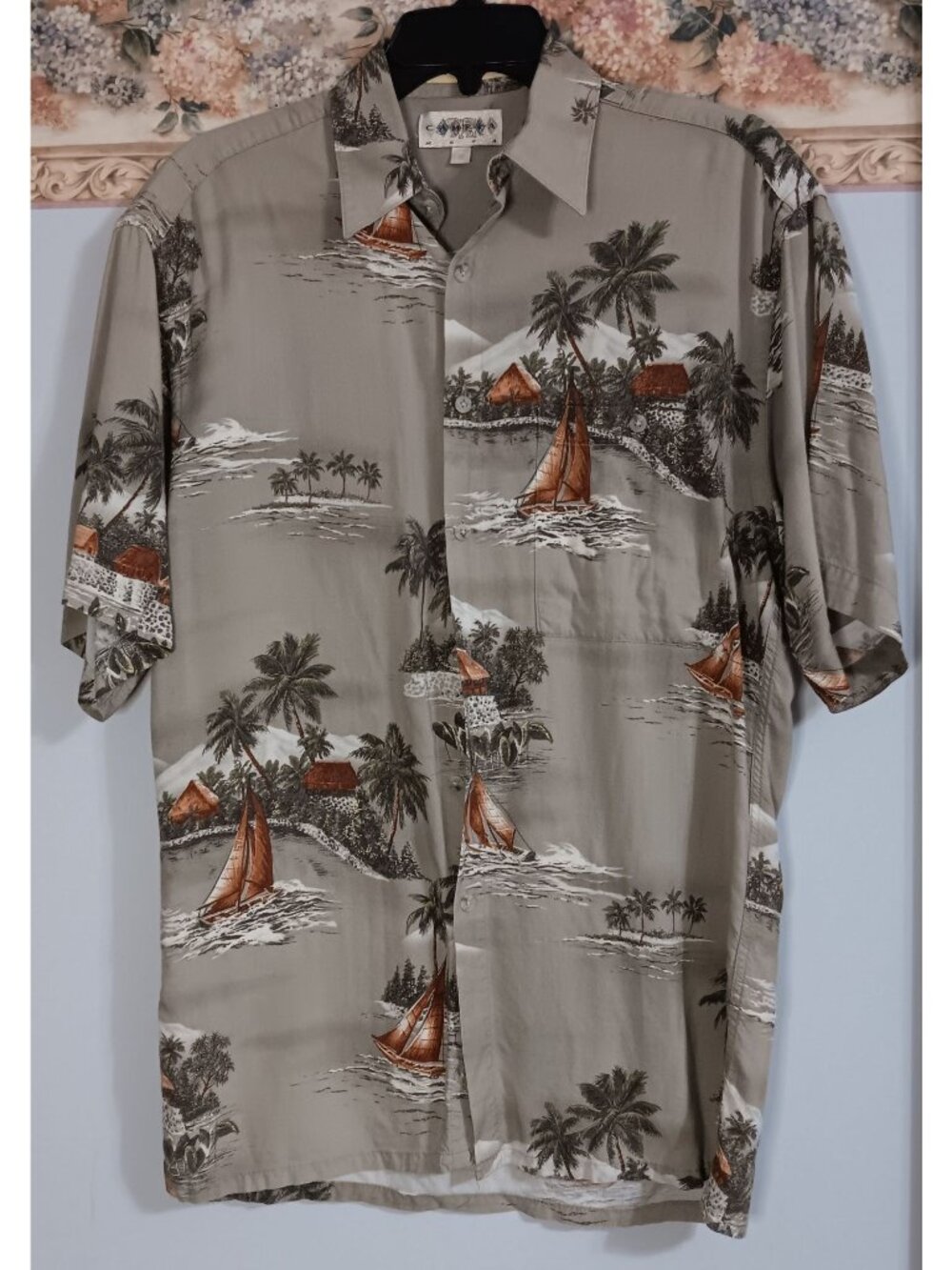 Campia Moda Small Tan Vintage Tropical Vacation Travel Button Down Shirt